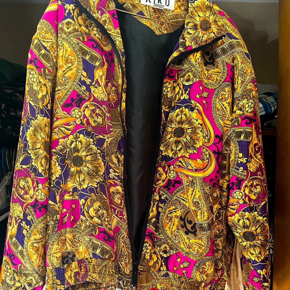 Vintage style Floral Bomber 100% silk material